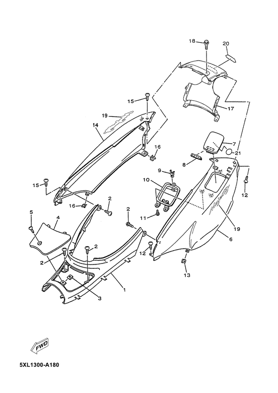 YP125E Боковые обтекатели