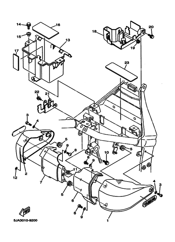 XV1600 Боковая крышка