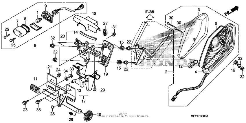 VT1300CR (ABS) Taillight + license light (1)