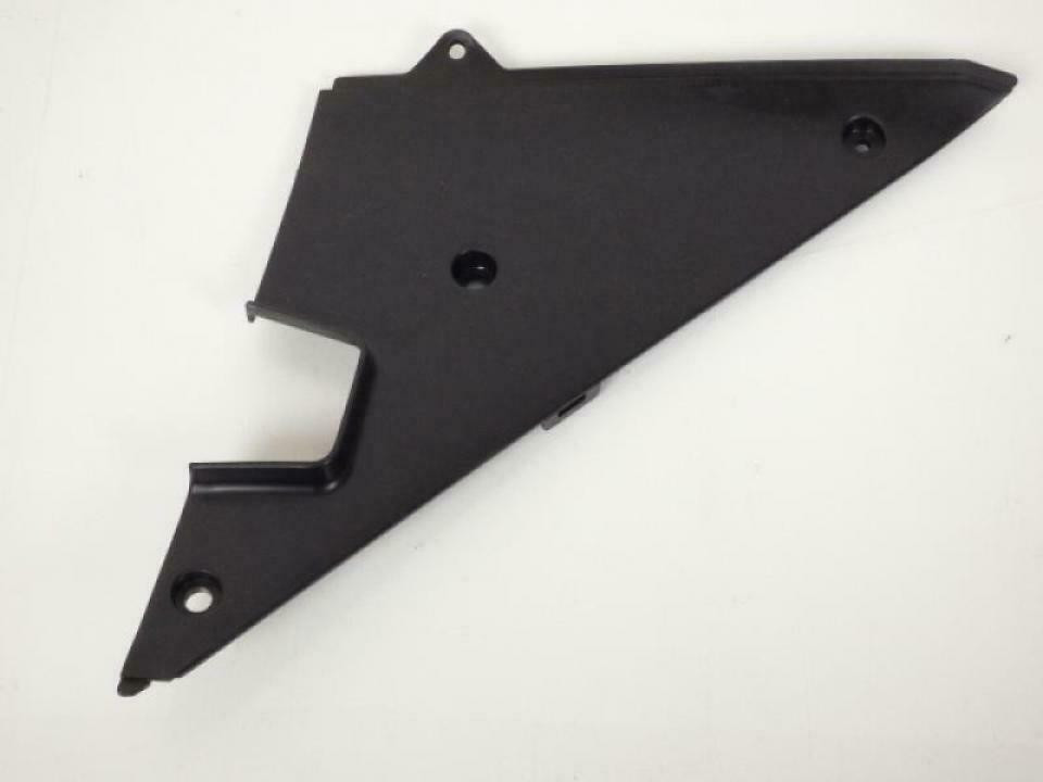 Пластмасска плуга левая OEM Suzuki 94462-35F00
