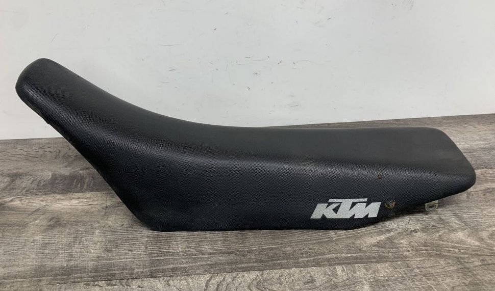 KTM OEM 59407040100 Сиденье MXC 450/ 525 04-07