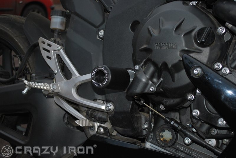 Crazy Iron 3006 Слайдеры в ось маятника для Yamaha YZF-R1 2007-2014