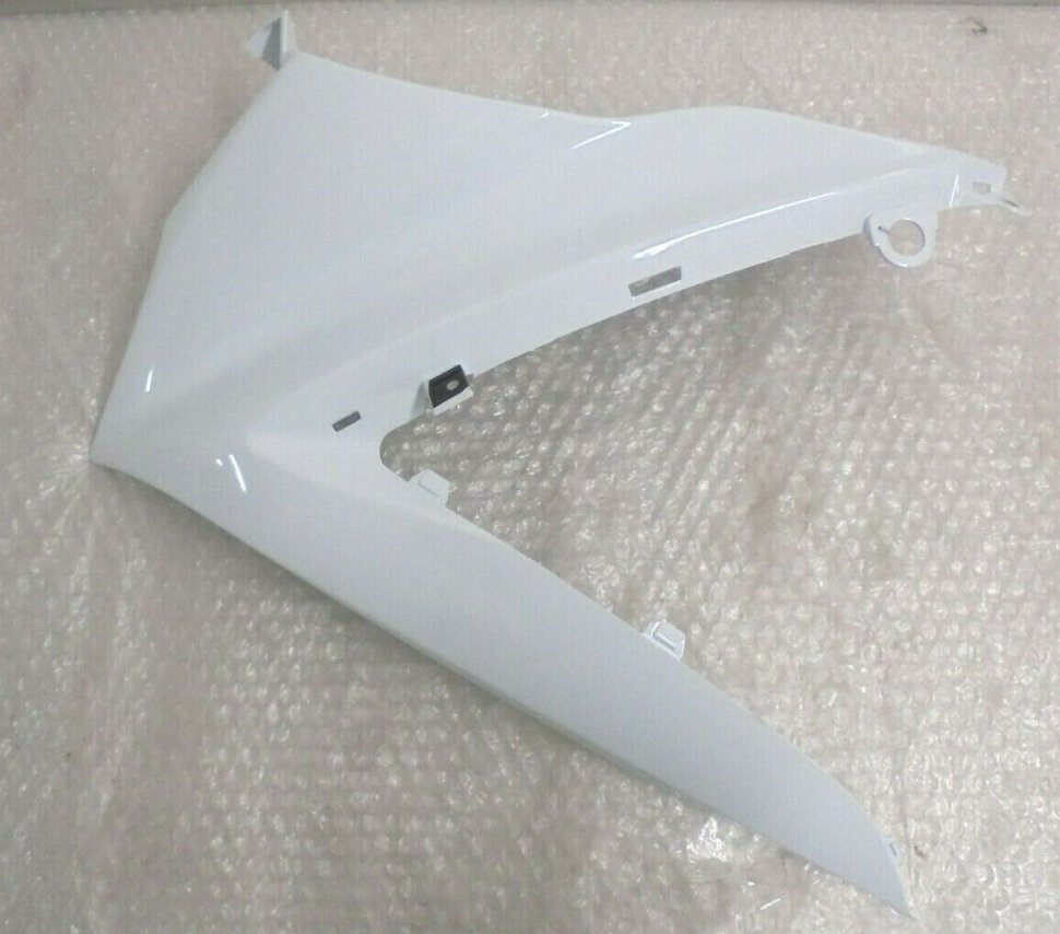 Крыло правое Suzuki OEM 94473-21H00-YBD