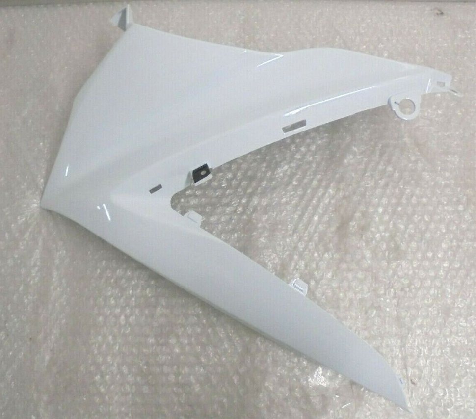 Крыло правое Suzuki OEM 94473-21H00-YBD