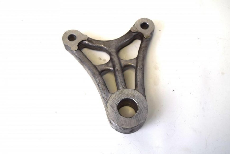 Скоба крепления заднего суппорта OEM Suzuki 69721-43400