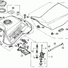 TRX300 Топливный бак