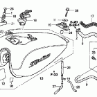 VT750CA Топливный бак