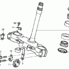 XR650R Траверса нижняя