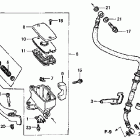 VT750DCA Главный тормозной цилиндр - передний