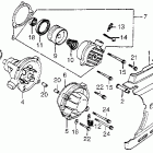 VF750C Левая крышка картера и помпа