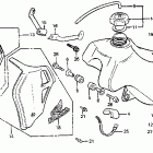 CR125R Fuel tank @ radiator shroud 83