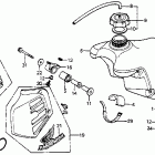 CR125R Fuel tank @ radiator shroud 81